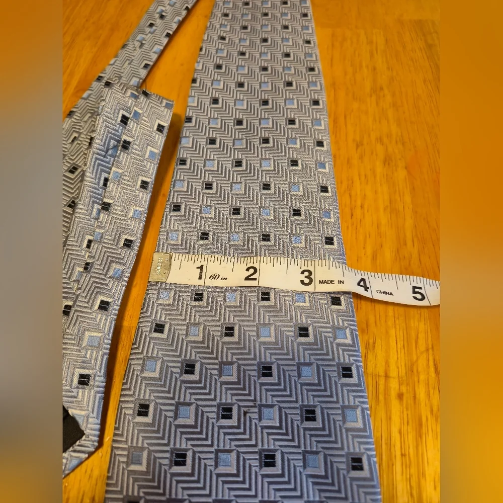 Joseph &‎ Feiss Blue and Gray Silk Tie